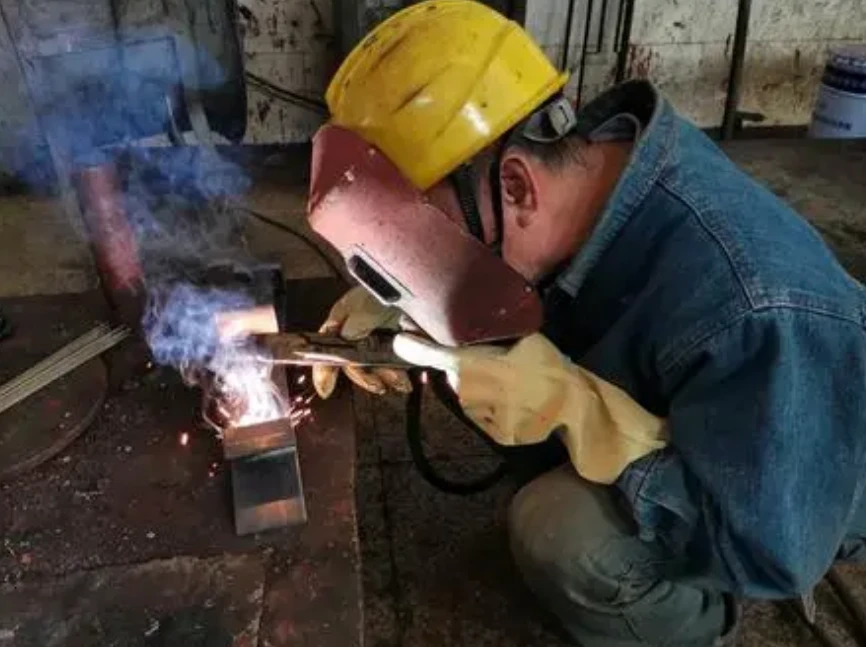 电焊工证报考指南 核心流程与注意事项详解